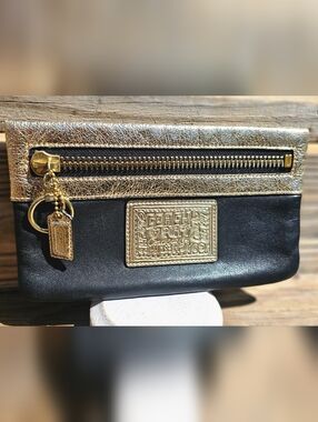 Coach Poppy Wristlet Clutch: Rare